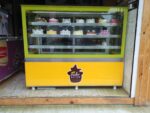 Ice cake display counter